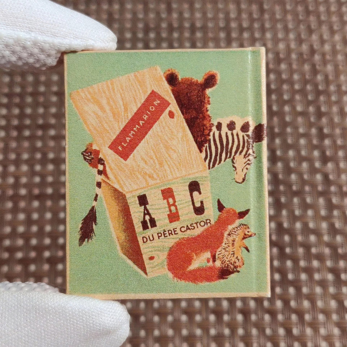 Miniature Prop Book 39 1/6 Scale