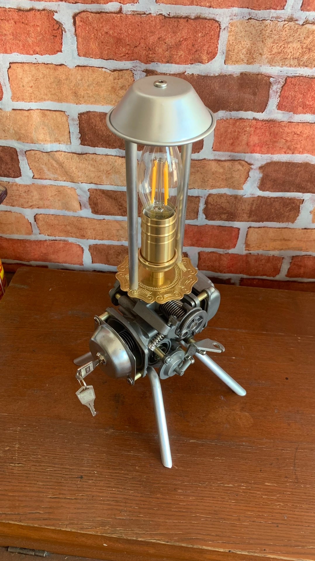Steampunk Carburator Bureaulamp 34 cm