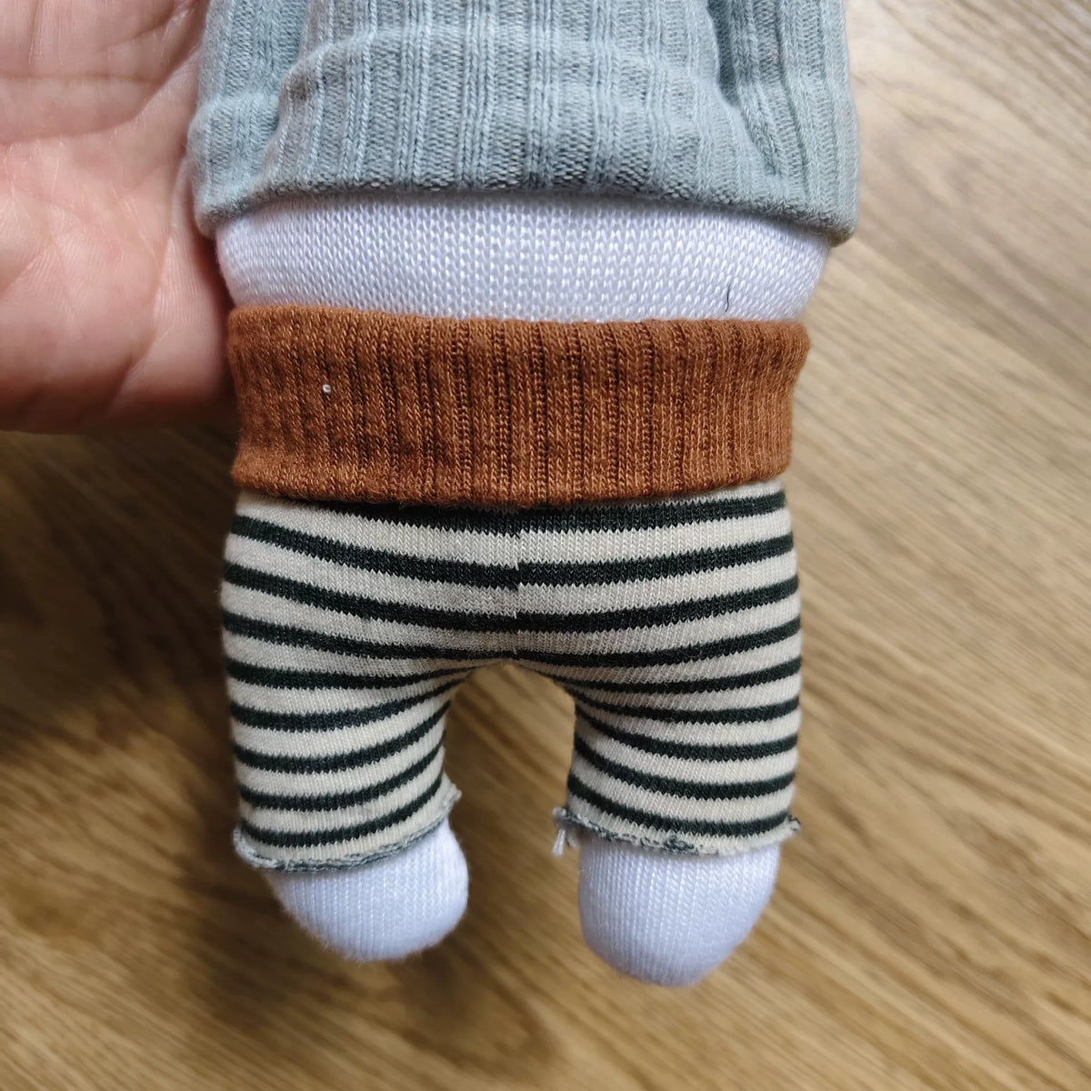 Poupée en chaussette de main garçon 23 cm