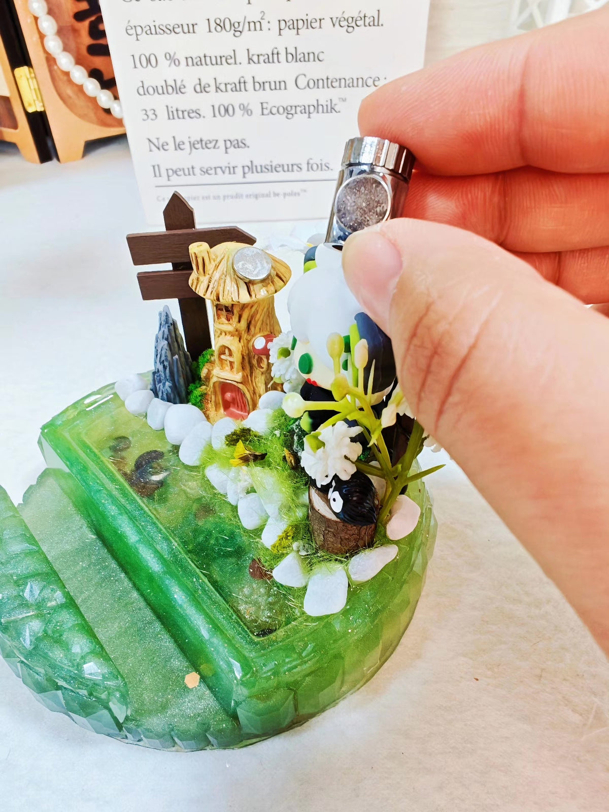 Suporte de Telemóvel em Resina com Luz Quente