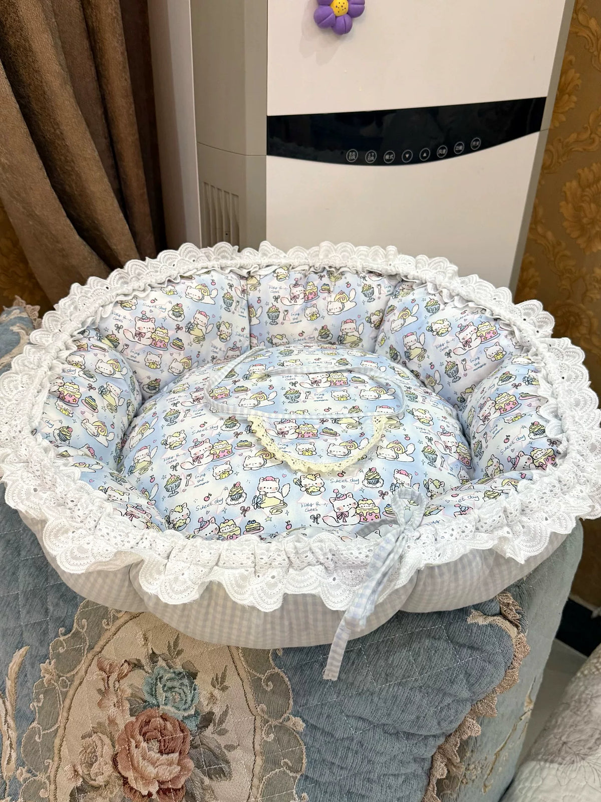 Round Cat Bed with Cotton Fabric and Lace Trim