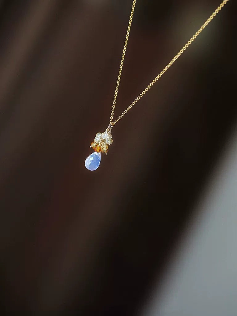 Collar hecho a mano con citrino, opalo lavanda y oro de 14K