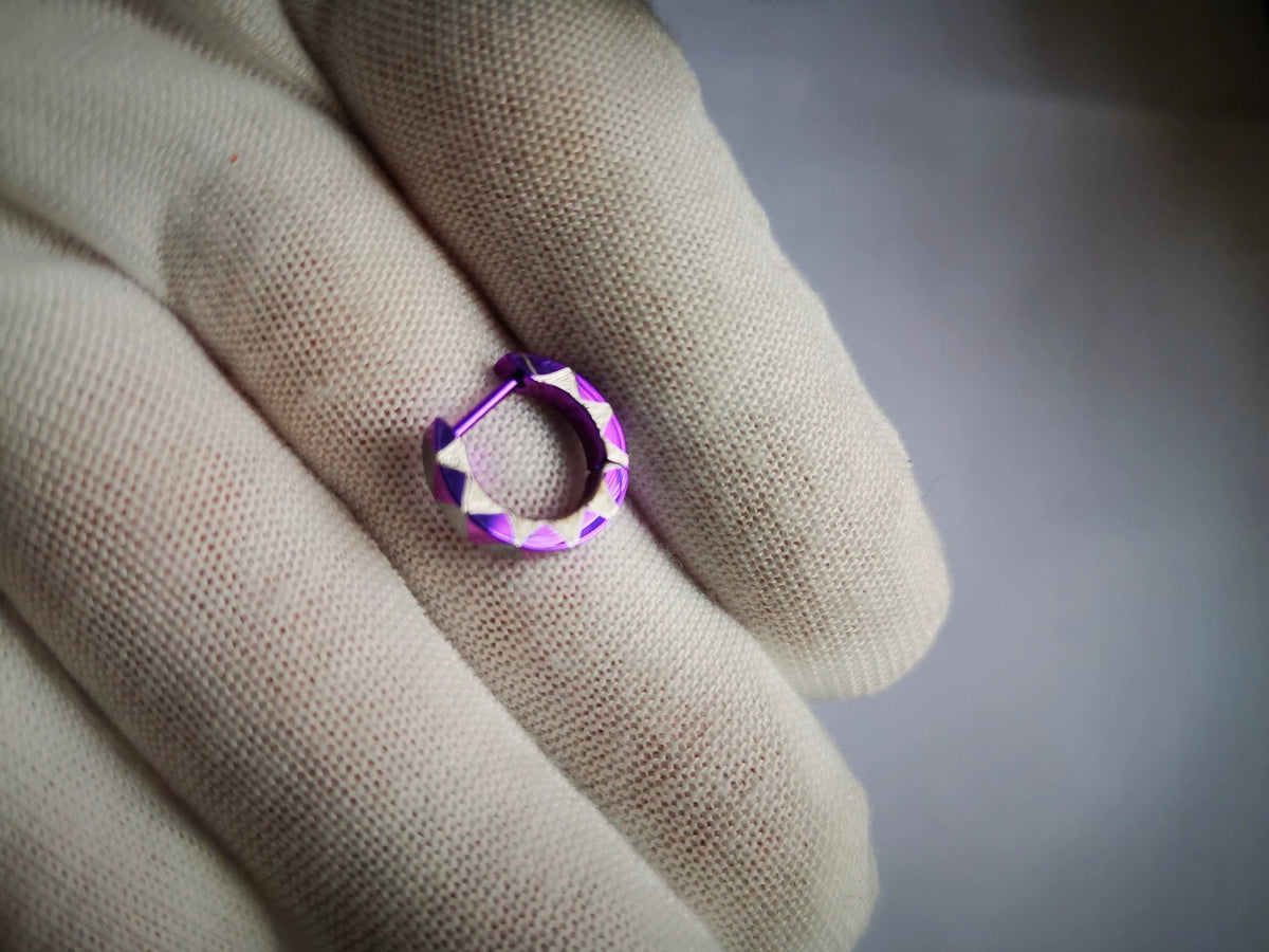 F136 Titanium Purple Triangle Clicker Earring