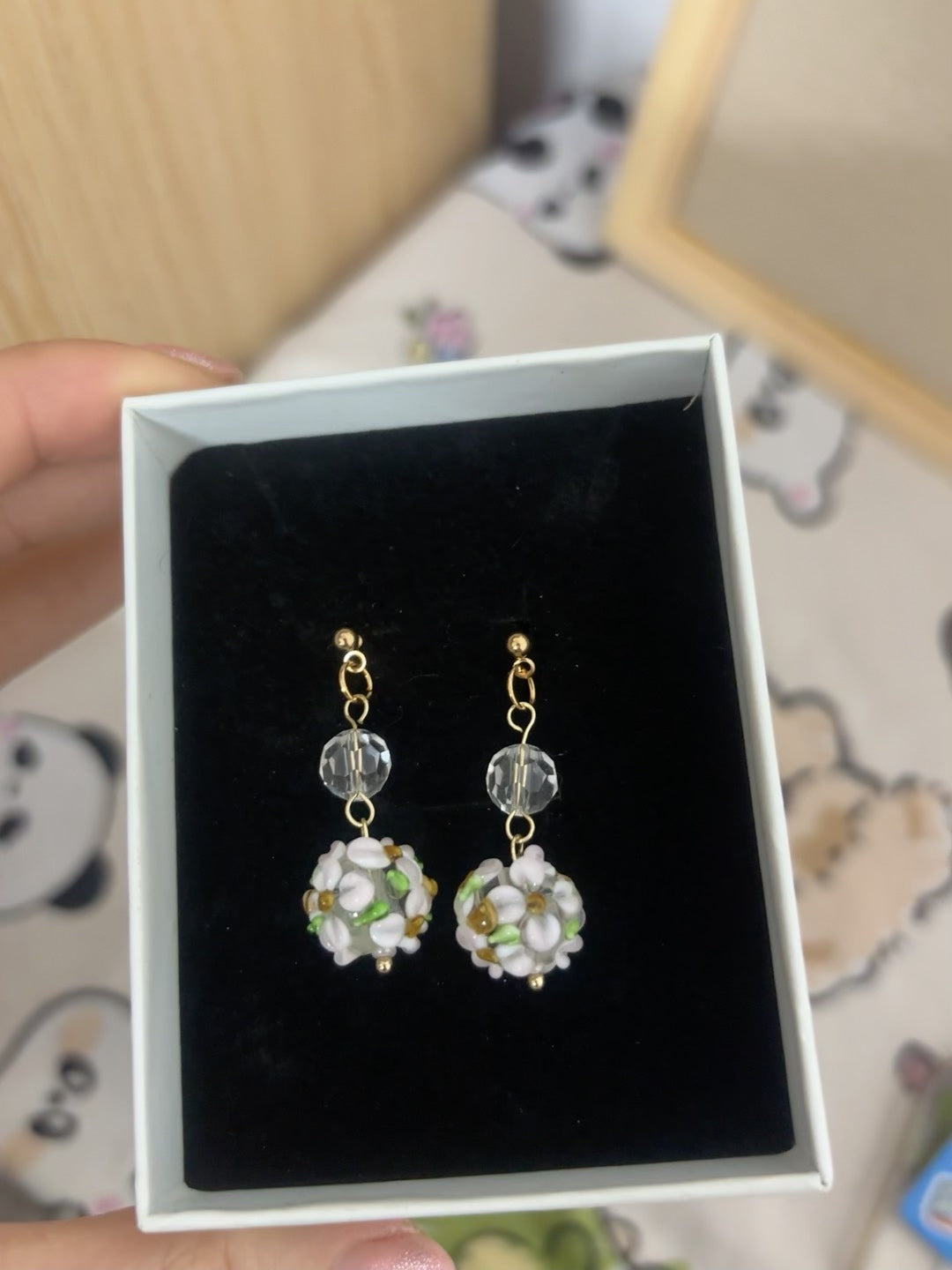 ハンドメイド フラワー クリスタル 揺れるピアス