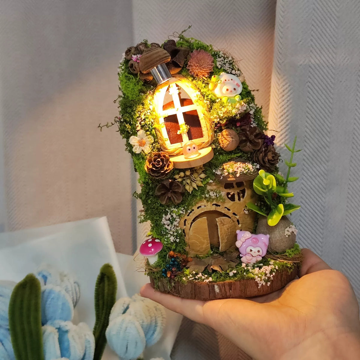 Adorno de miniatura de bosque con luz y vaina de entada hecho a mano