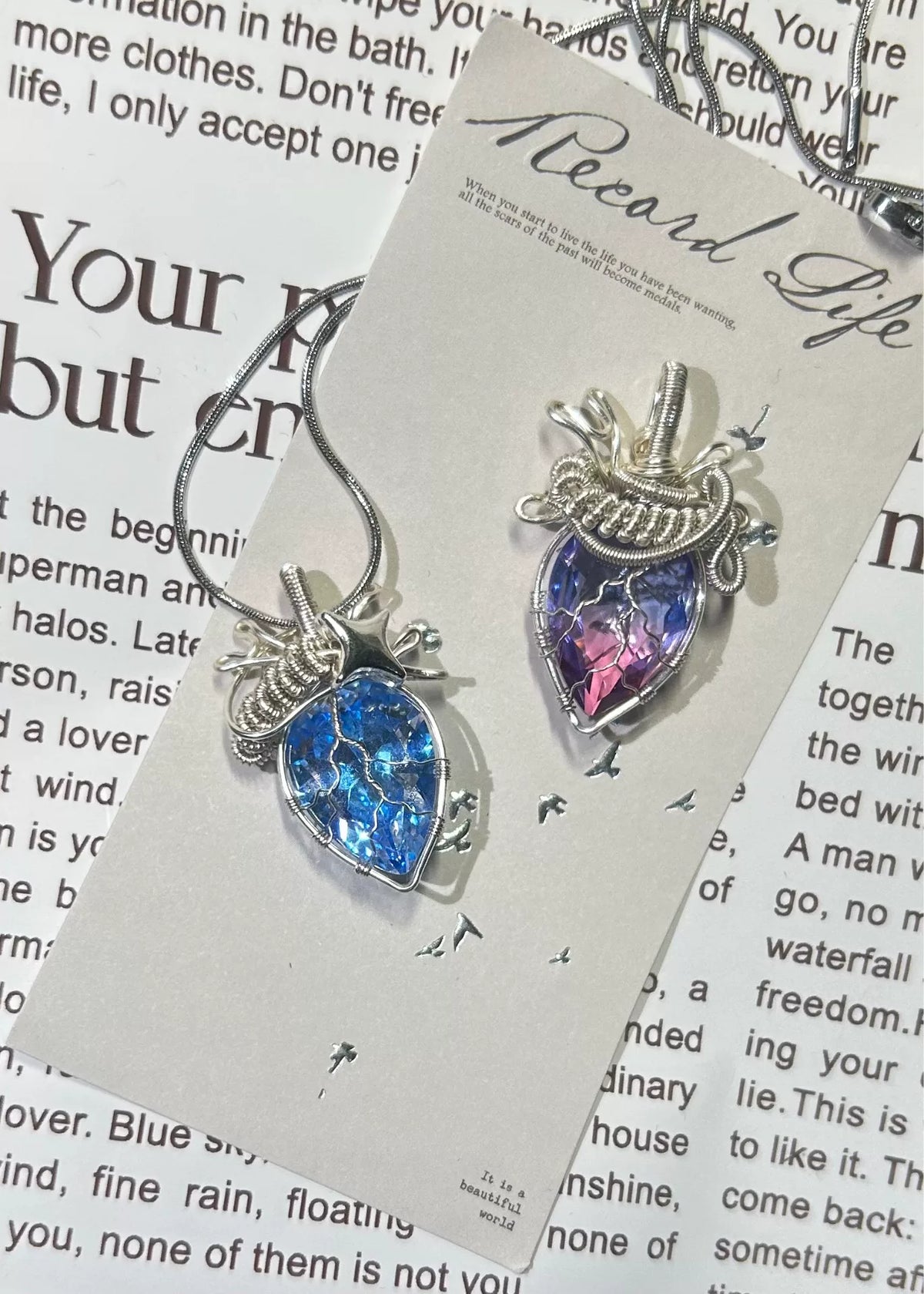 Colar com Pendente de Escudo de Cristal K9 Azul