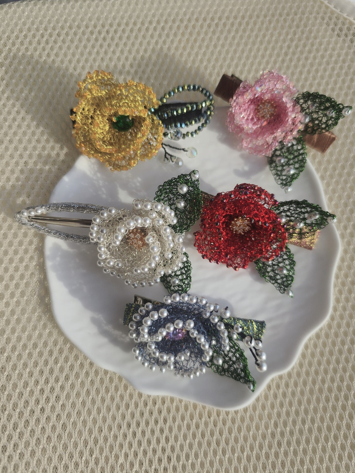 Wire Peony Crystal Hair Clip