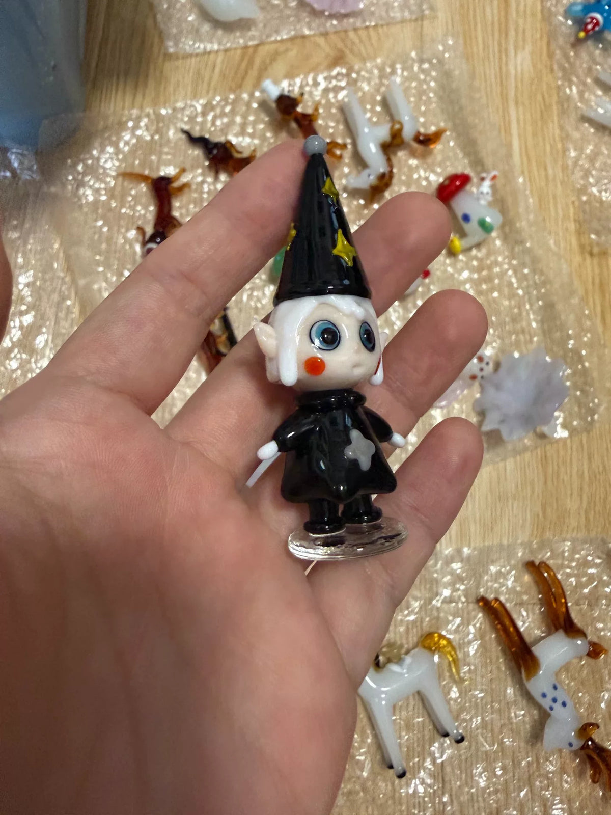 Figurinha de Feiticeiro em Vidro Artesanal