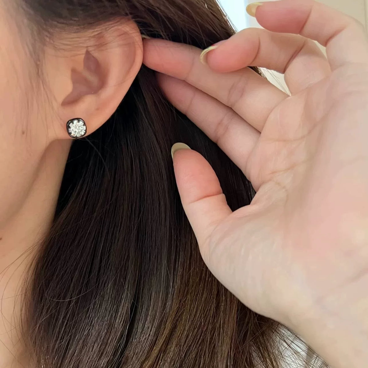 S925シルバー ブラックエナメル クッション ピアス
