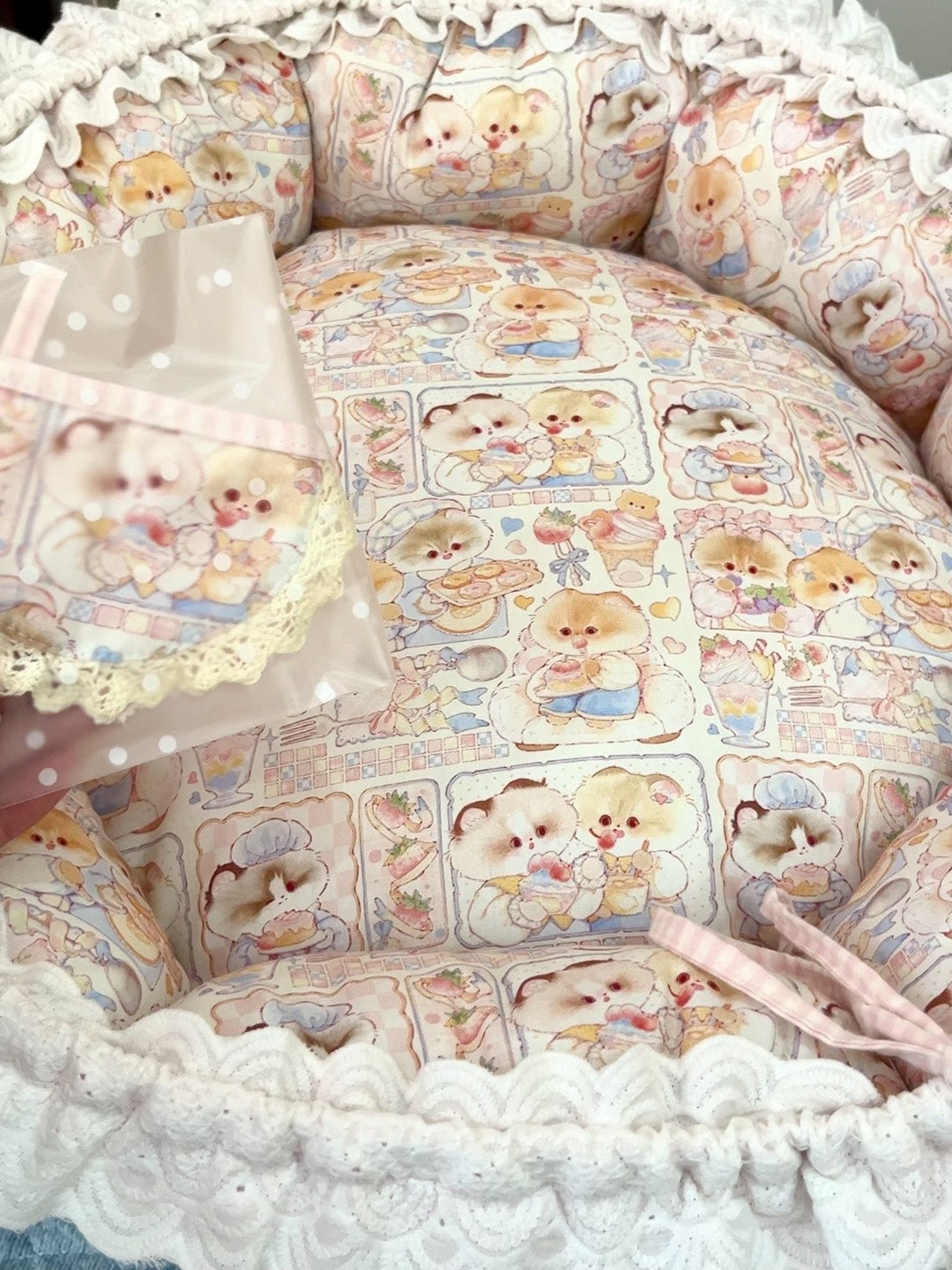 Reversible Cotton Cat Bed with Lace Trim