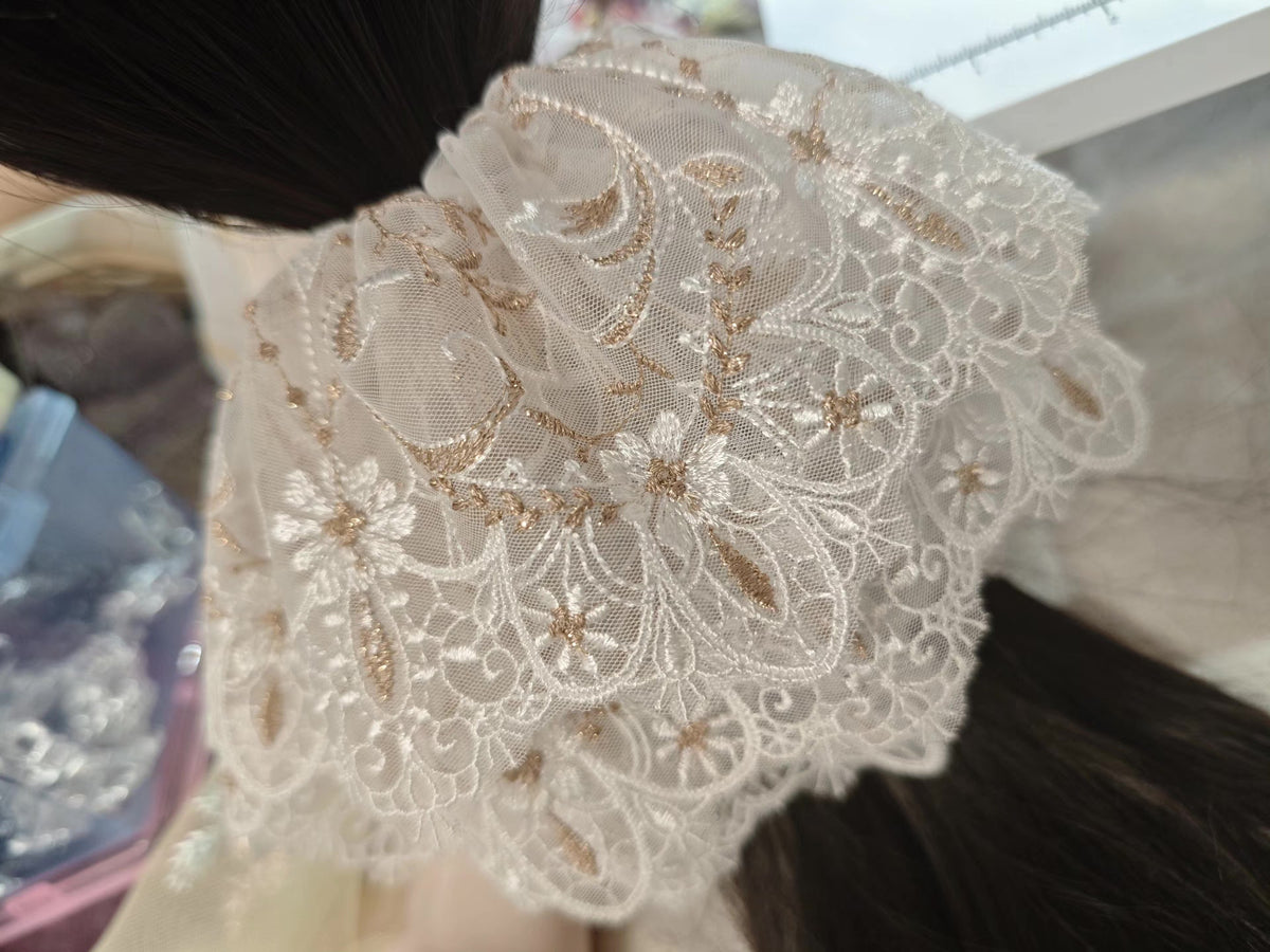 Chouchou à cheveux en tulle brodé