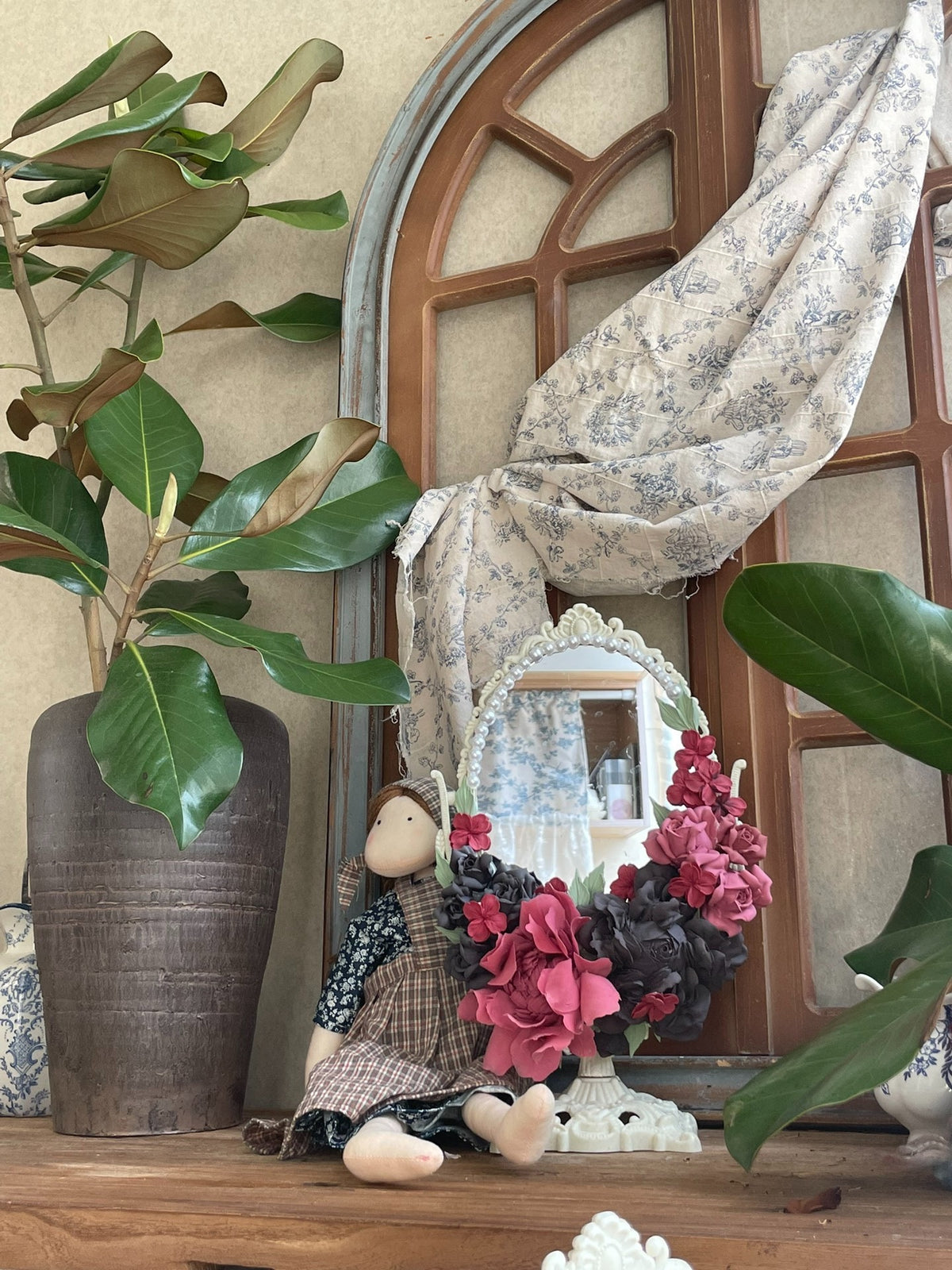Oval Clay Flower Decor Mirror