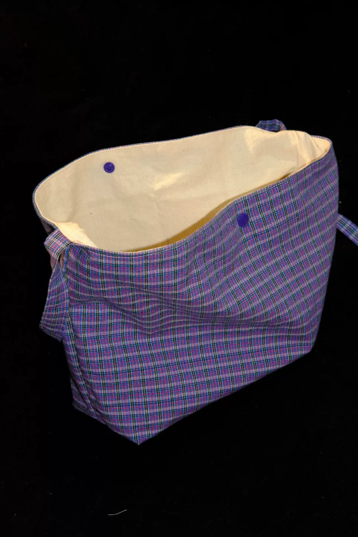 DIY Handgenähte verstellbare Karo-Umtasche