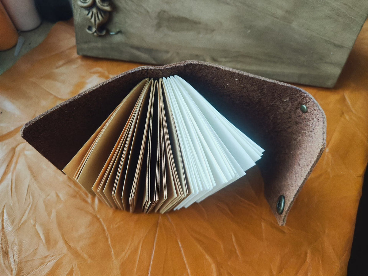 Handgenähtes Notizbuch aus Rindsleder