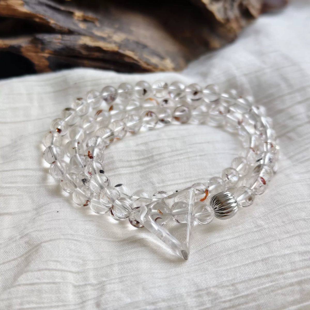 Bracelet multi-rangs quartz clair et pendentif triangulaire