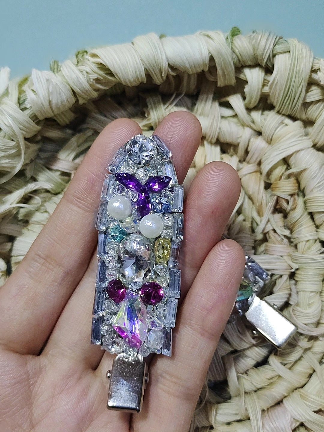 Grampo de Cabelo Artesanal com Strass, Pérola e Cristal