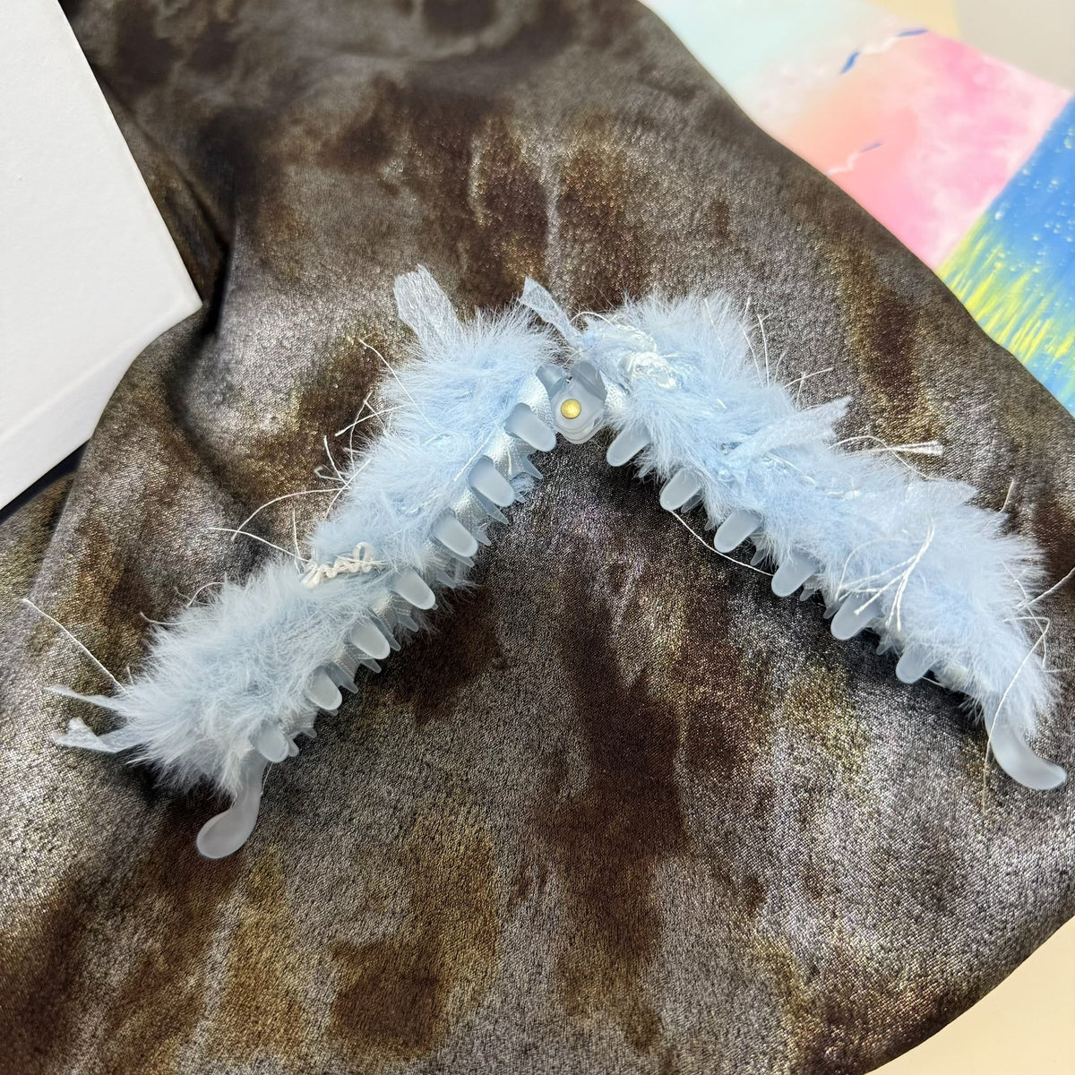 Handgefertigter Bananen-Haarklip in Babyblau