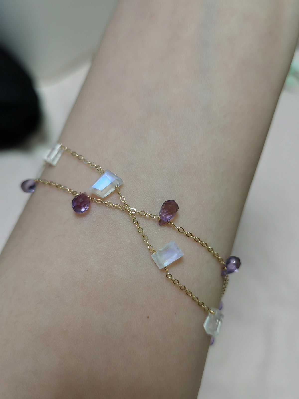 Pulseira de Pedra-da-Lua e Ametista em Banho de Ouro 14k