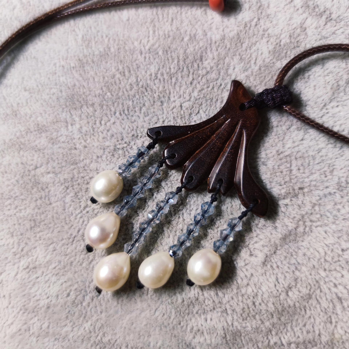Red Sandalwood Fan Leaf Pendant Necklace