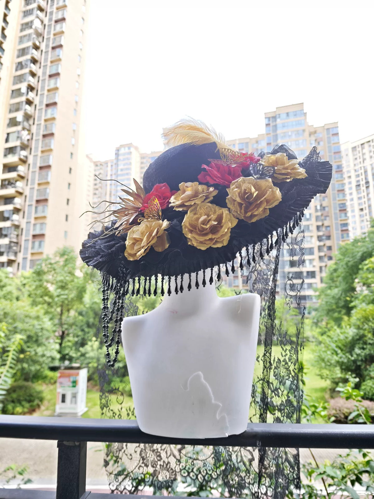 Gotische Lolita hoed met brede rand en gouden rozen