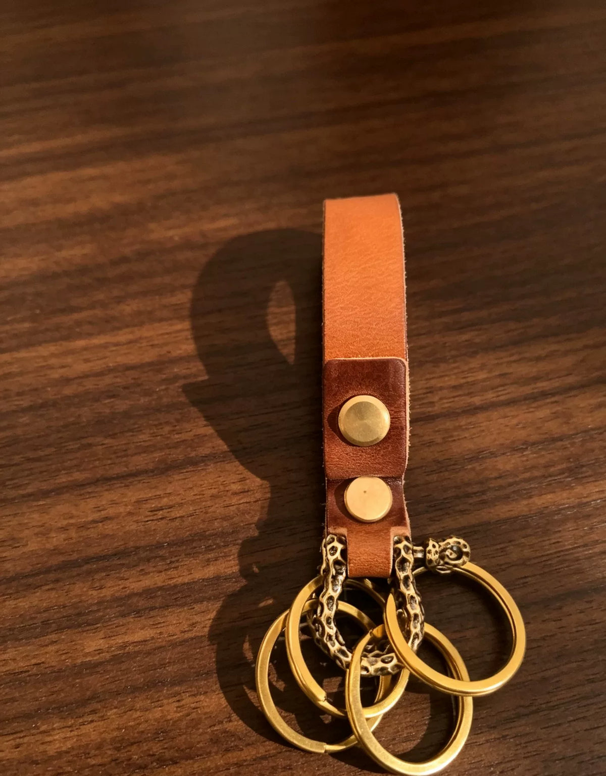 Chaveiro e Fivela de Cinto em Couro Japonês Feito à Mão