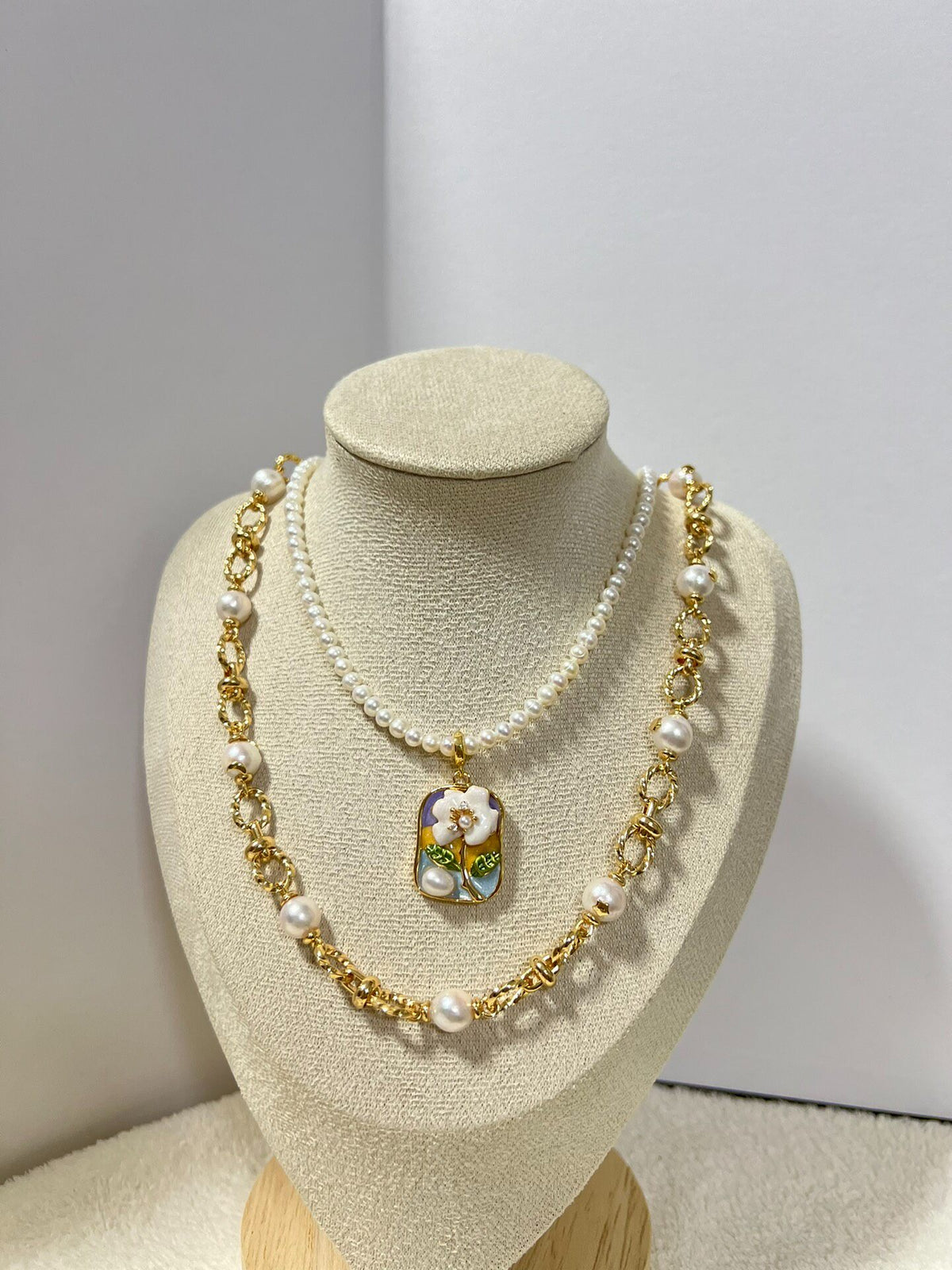 Retro Hand Painted Pendant Necklace