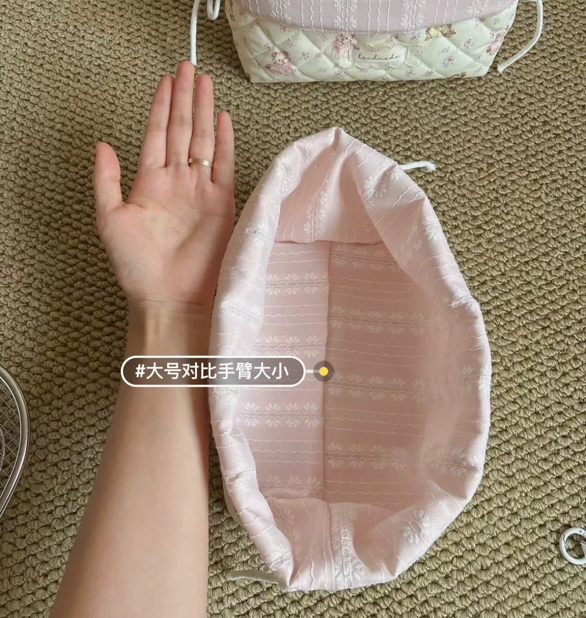 Cesta de escritorio de algodón acolchado hecha a mano