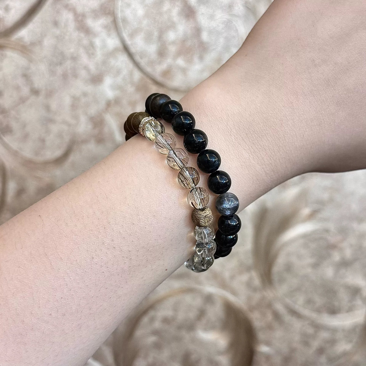 Bracciale con perline in cristallo e pietre multiple