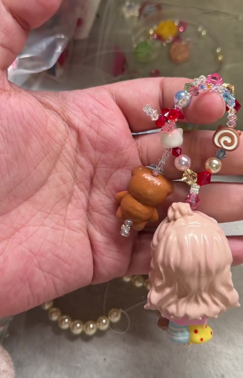 ハンドメイド ビーズ スマホストラップ ベアチャーム付き