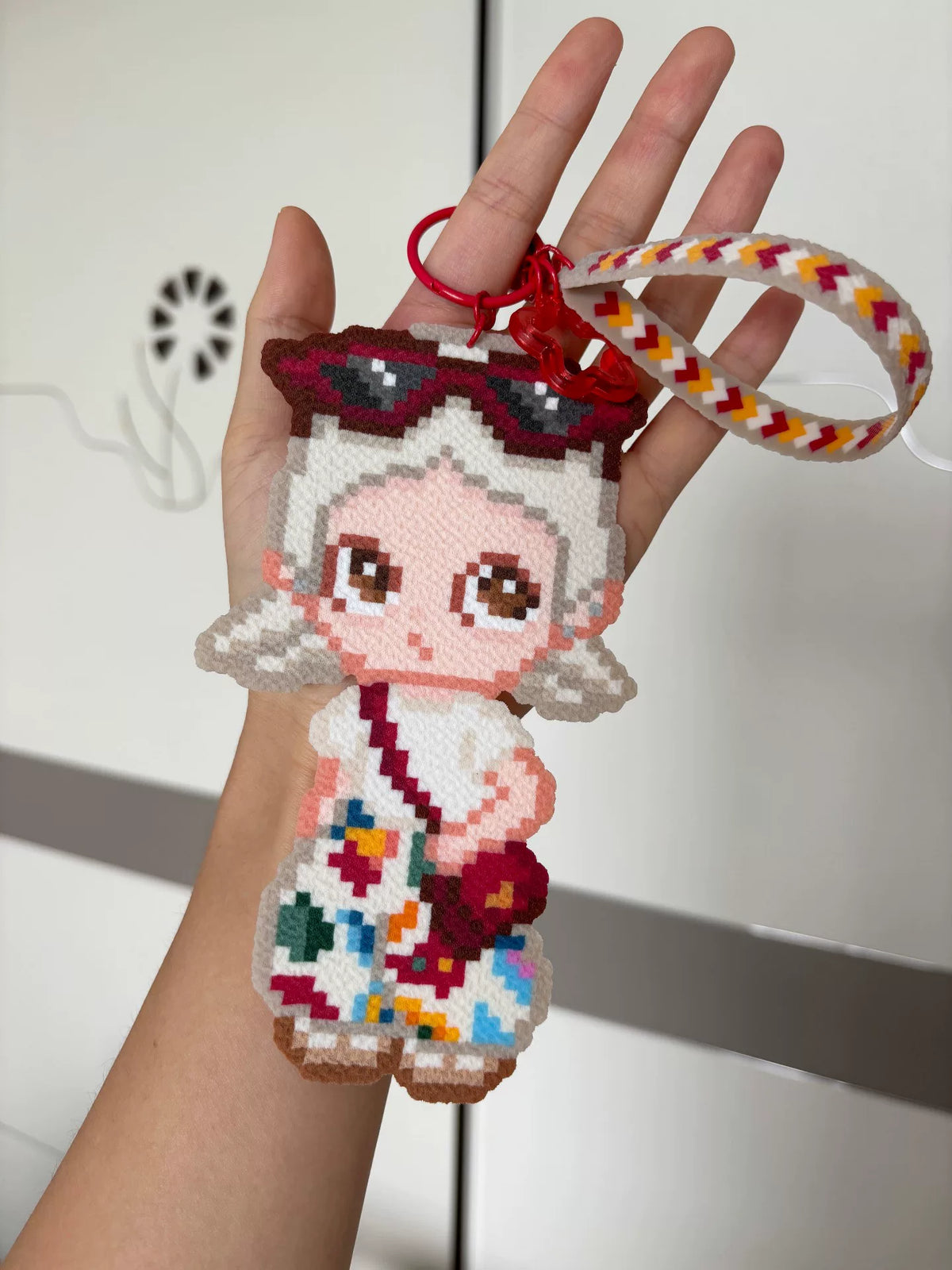 Charm Pixel Art in Perline Fuse con Cordoncino da Polso