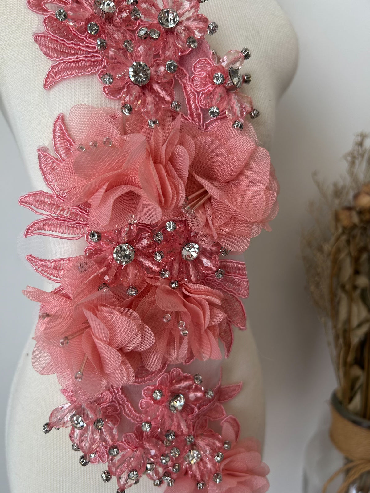 Aplique Floral com Pedras Rosa-Melancia