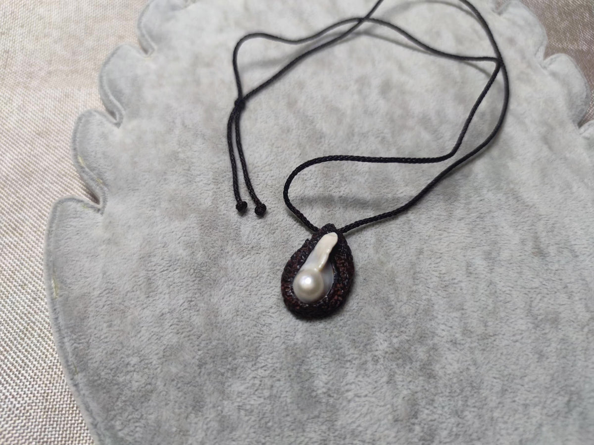 Red Sandalwood Baroque Pearl Pendant