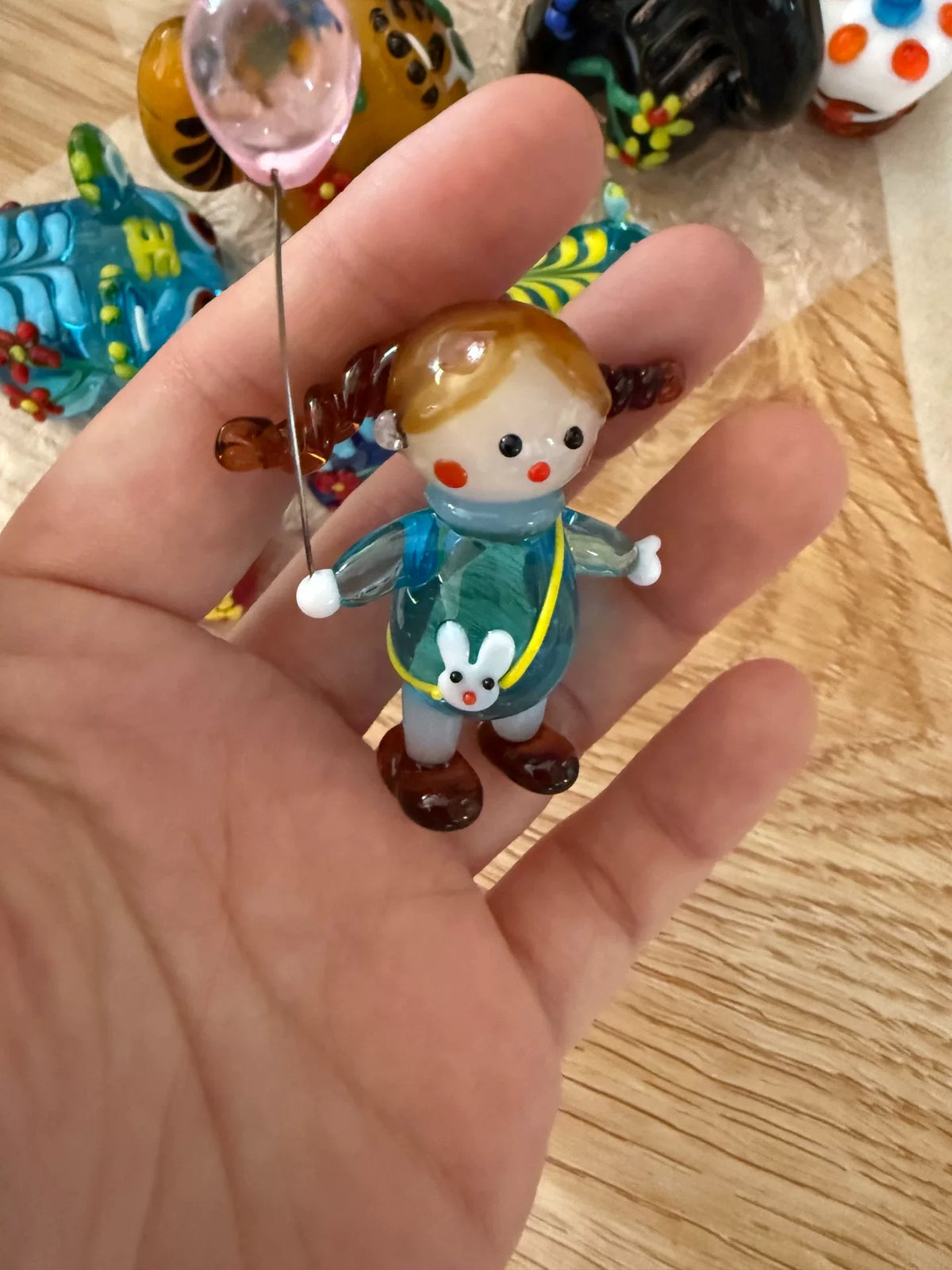Glazen Meisje met Ballon Figuur Ornament