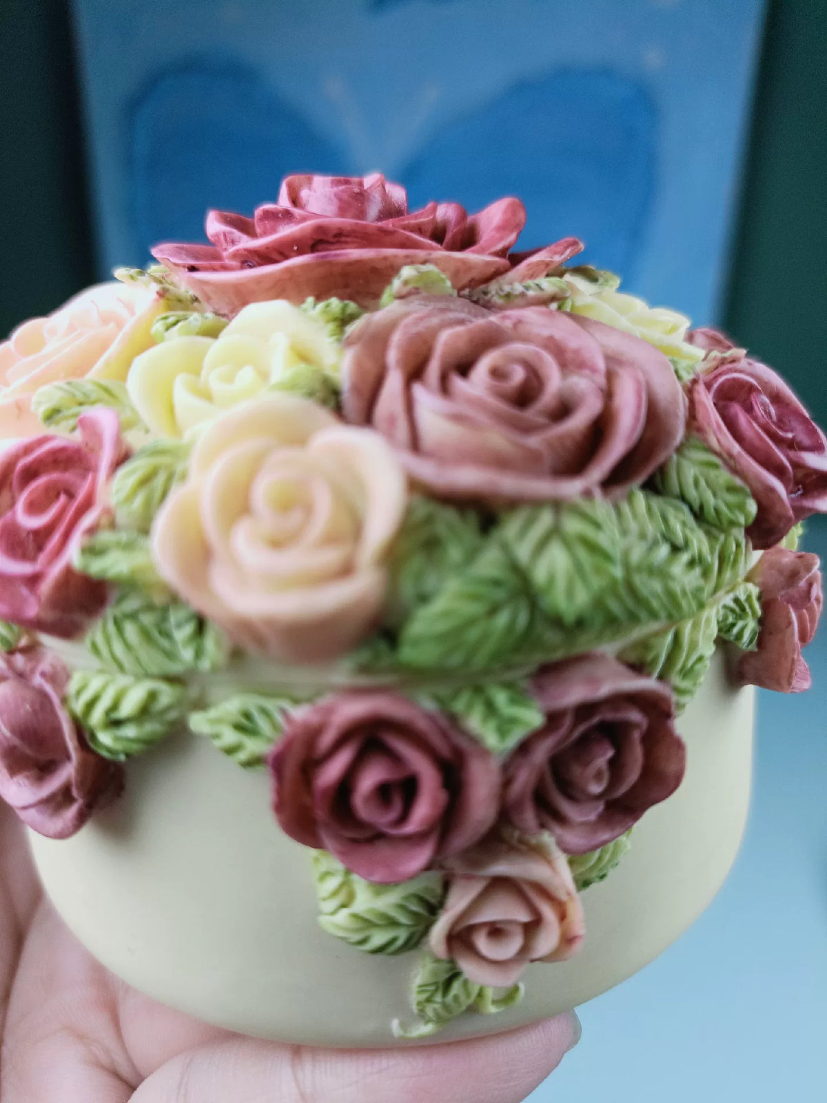 Dekorativ förvaringsbox i silikon med blomstermotiv