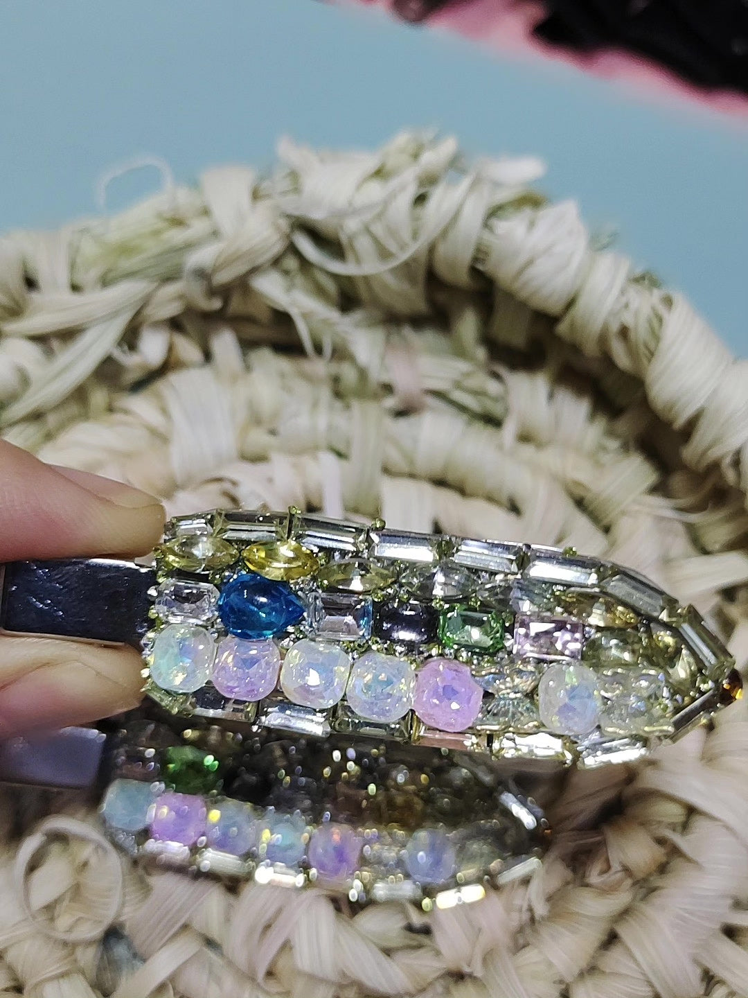 Pinzas Laterales con Cristales y Pedrería DIY