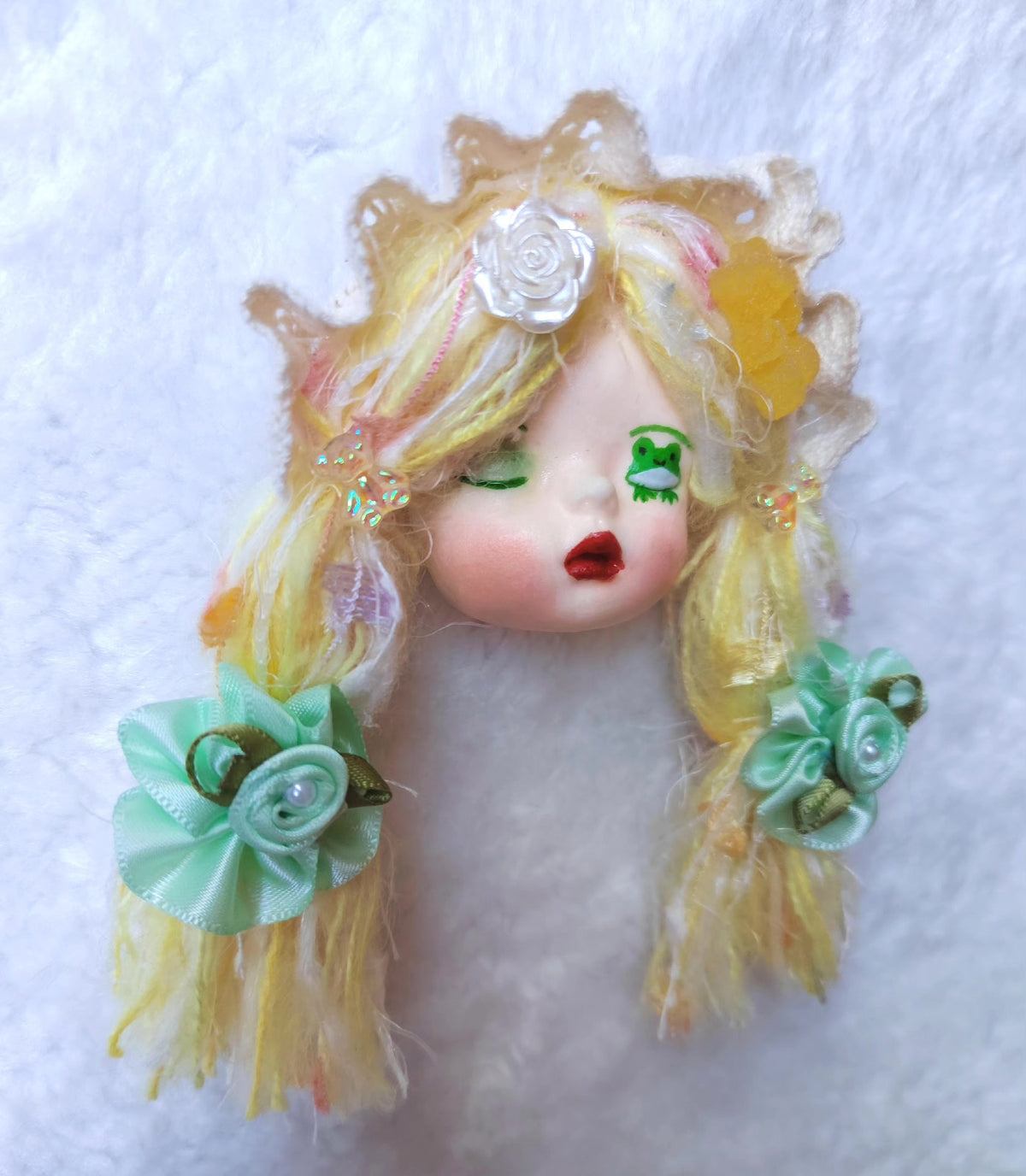 Clay Doll Head Lolita Brooch