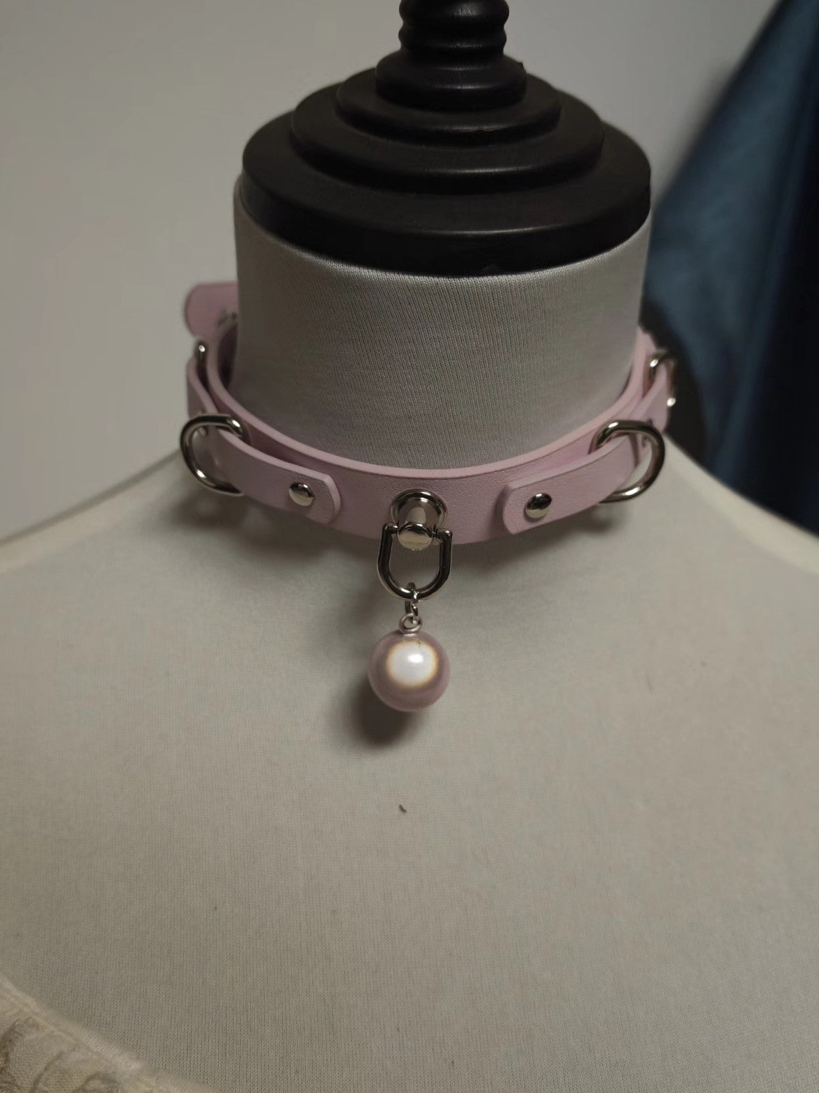 Bamboo Texture Leather Choker with Pearl Charm