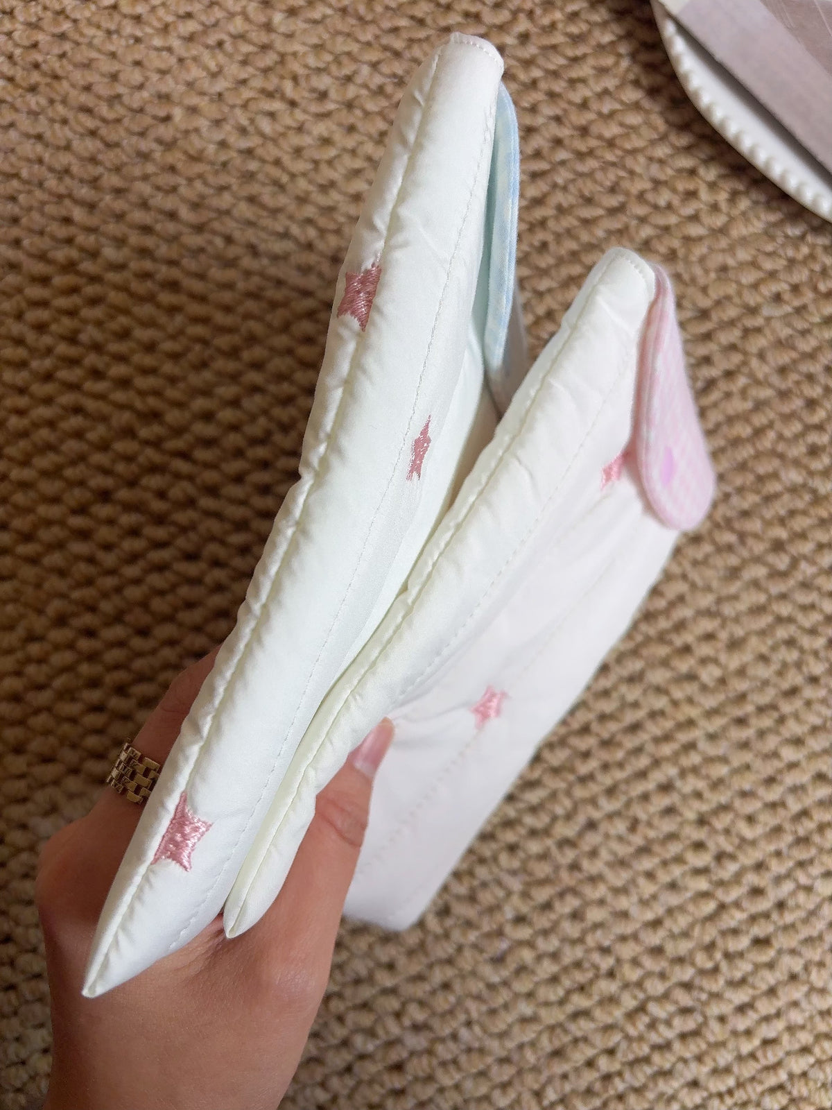 Housse Kindle en coton matelassé avec broderie d'étoiles