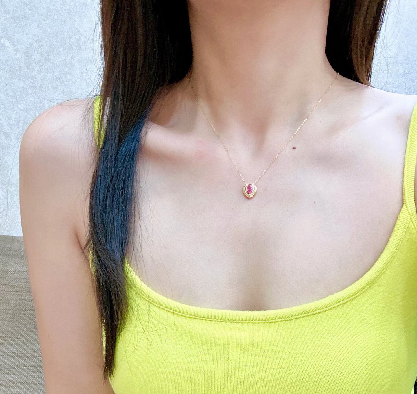 18k Gold Heart Pendant with Marquise-Cut Pinkish-Red Gemstone