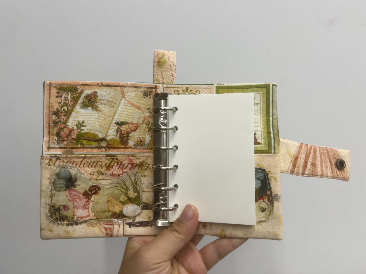 Journal de Tecido Vintage Alice com Anário de Seis Anéis