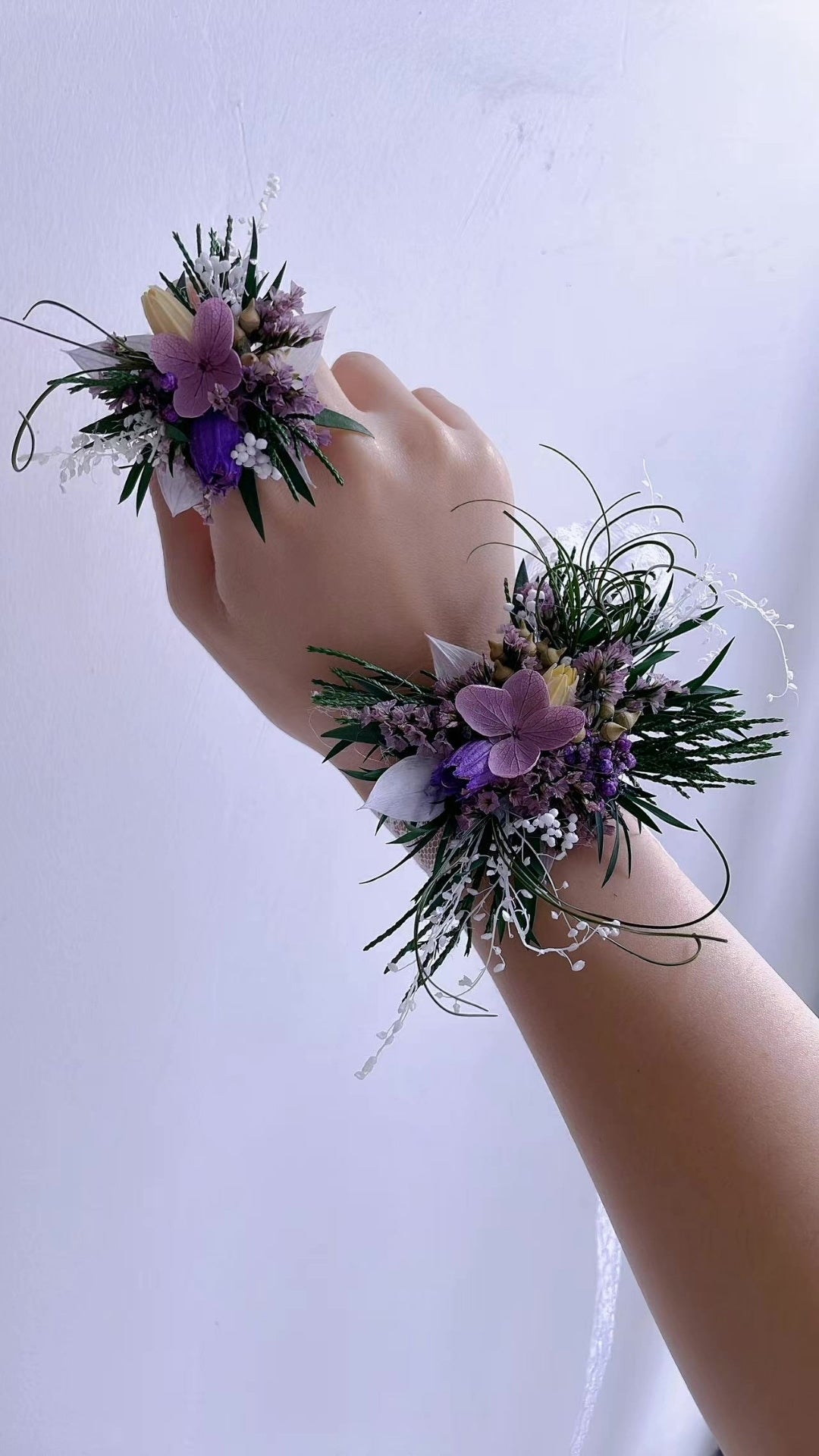 Set med lila konserverade blommor, ring, knapphål och blarmband