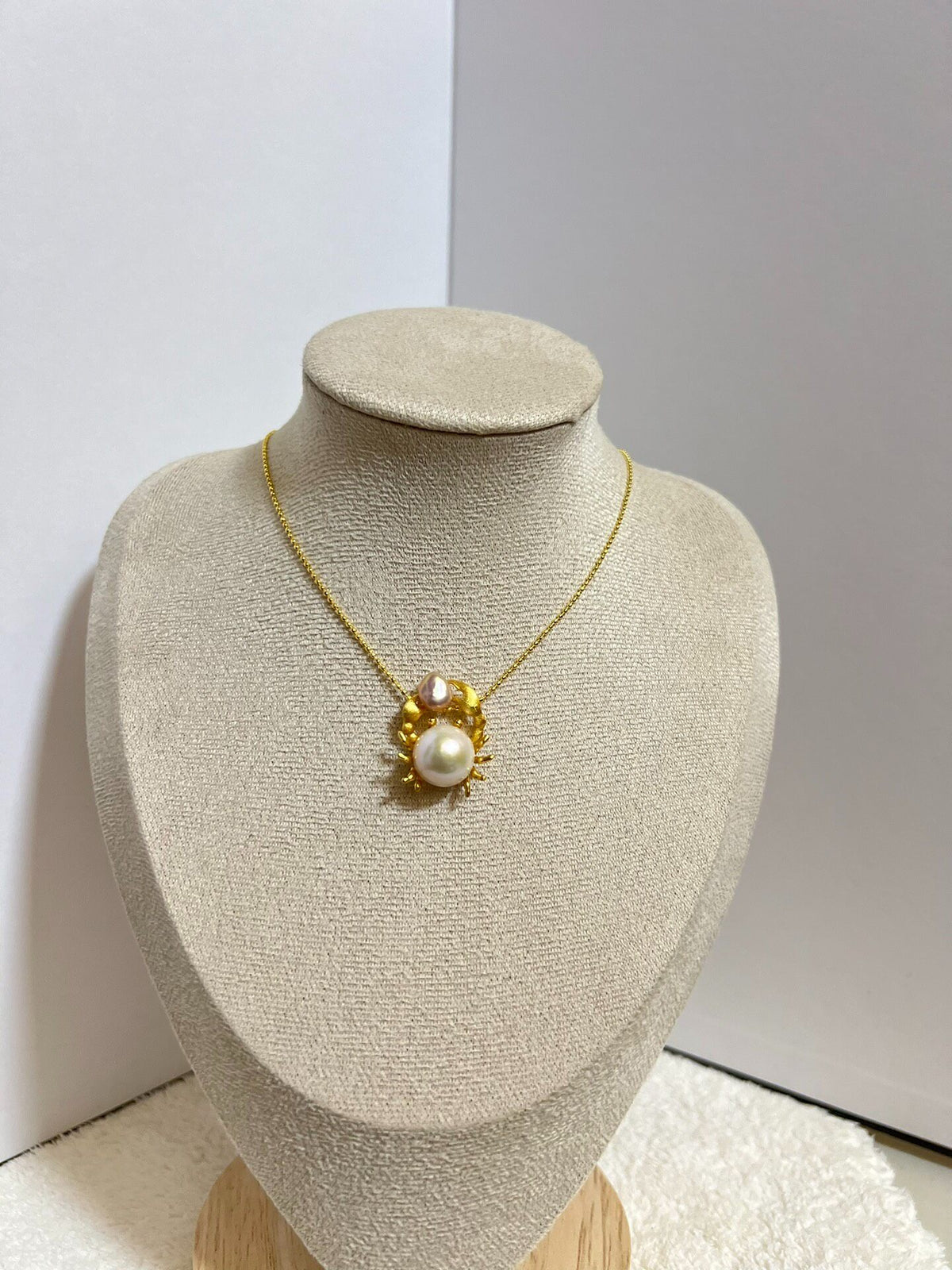Crab Pearl Pendant Gold Tone