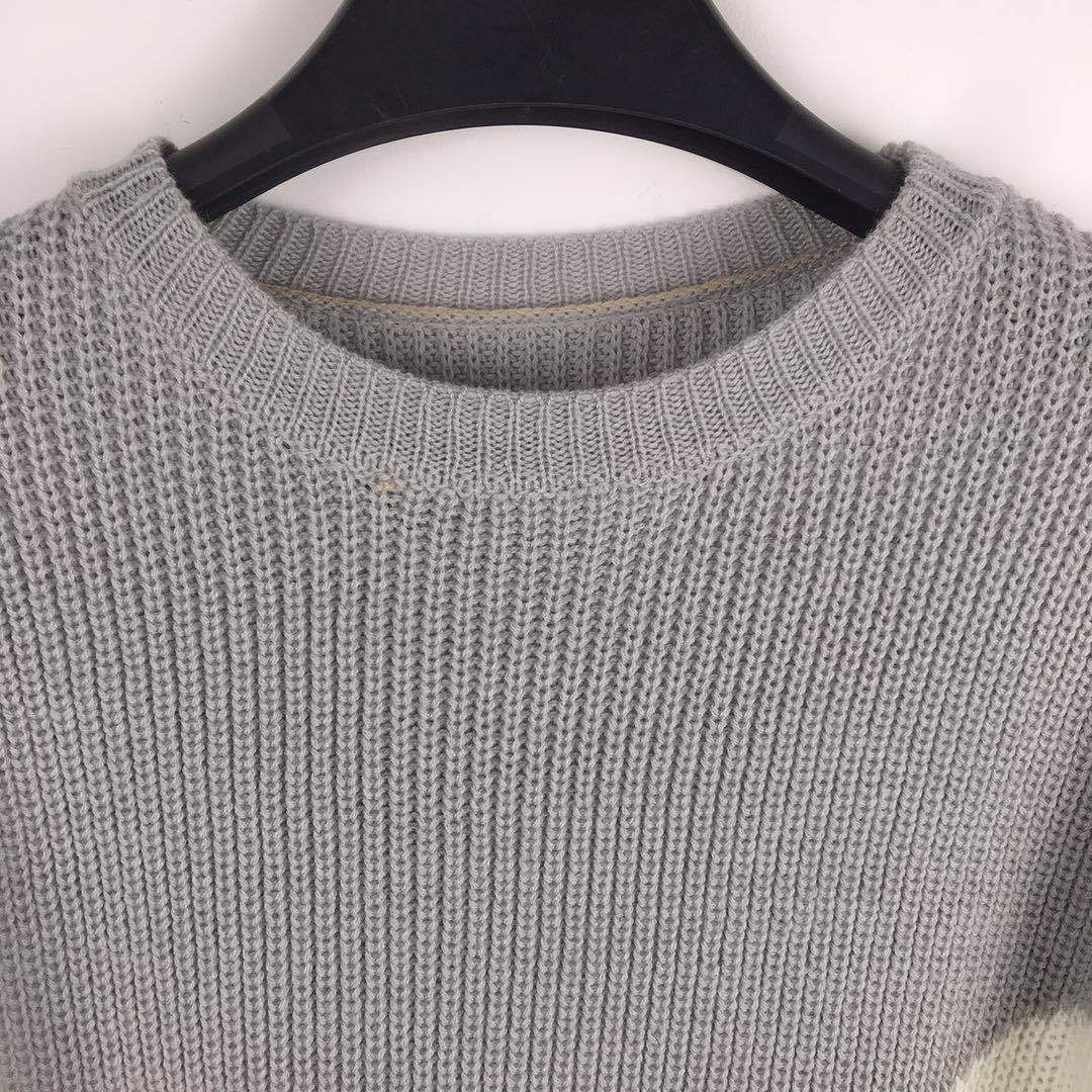 Pull rayé contrasté