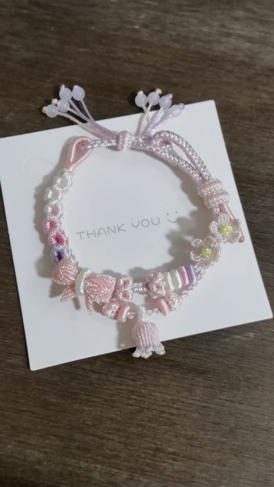Pulseira Entrançada à Mão com Gradiente Rosa e Branco