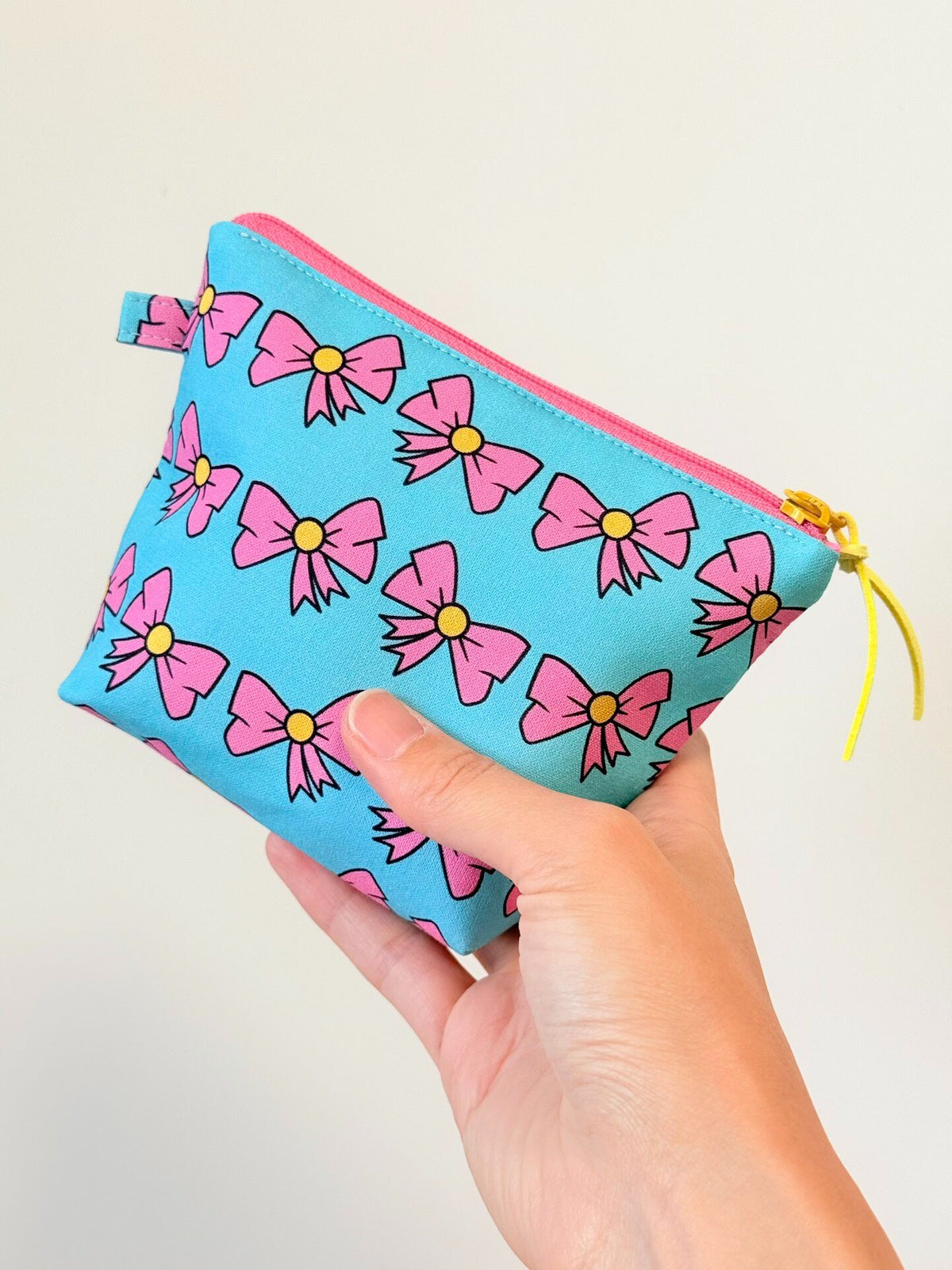 Small Bow Print Zippered Pouch Turquoise