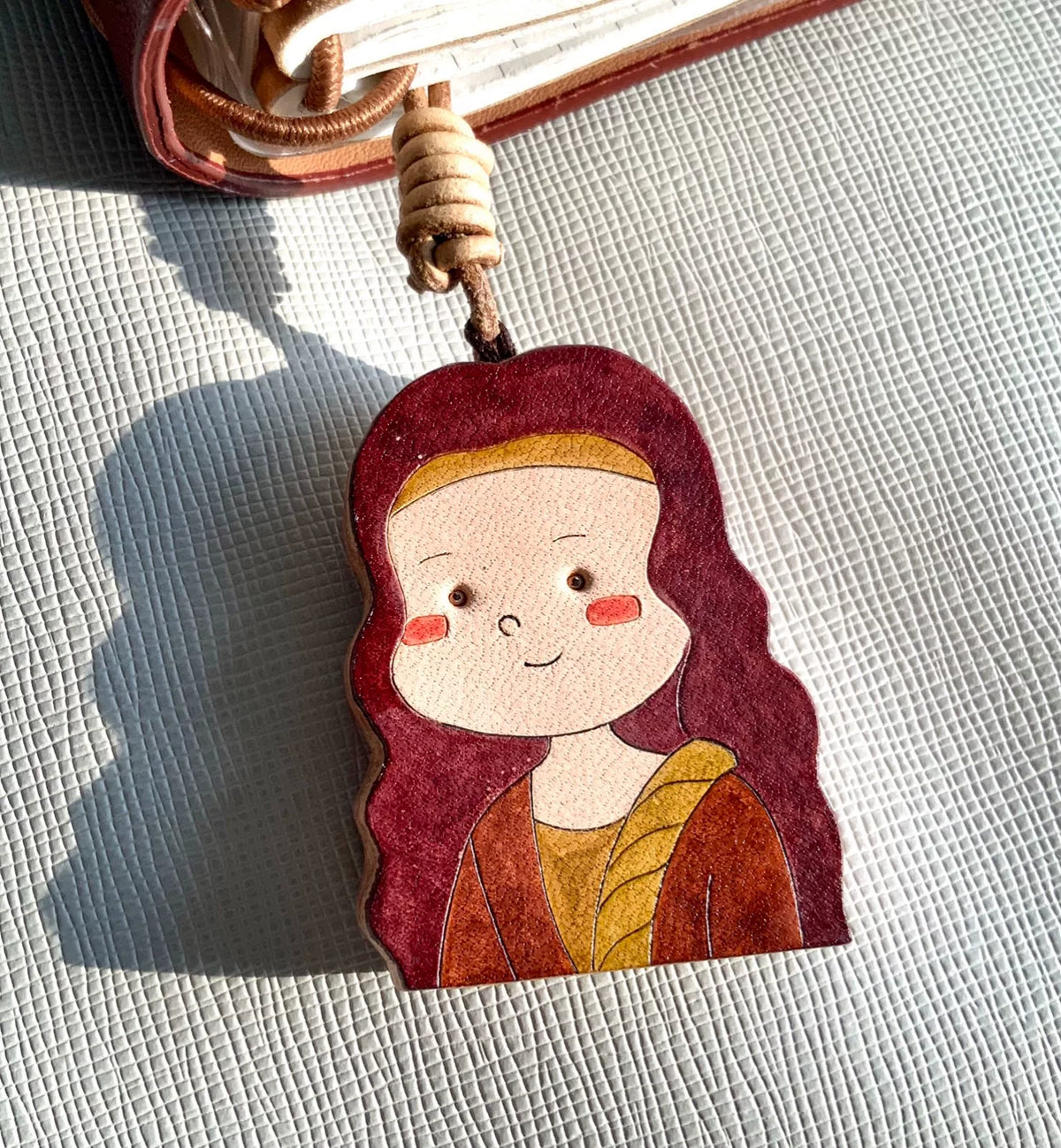 Handgesneden lederen charm set