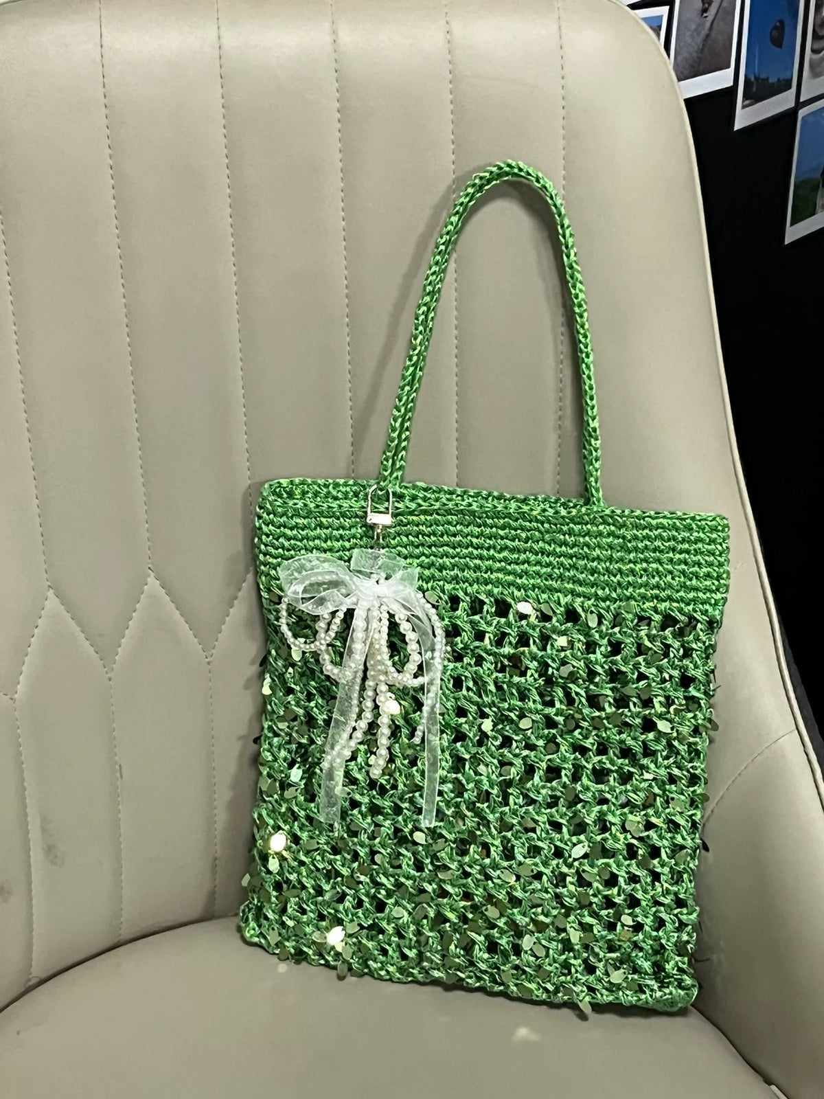 Saco Tote Verde Entrelaçado com Lantejoulas