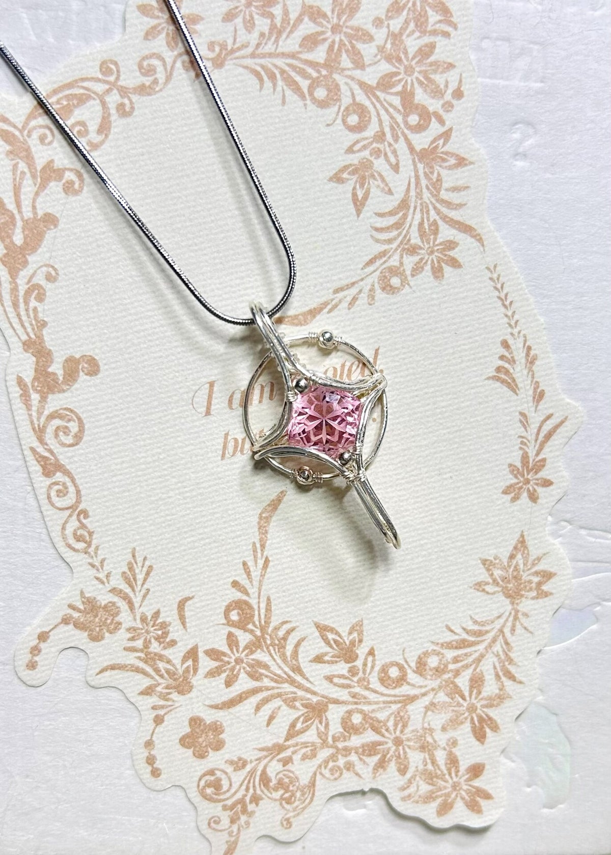 ピンクココンダム シルバーワイヤーペンダント