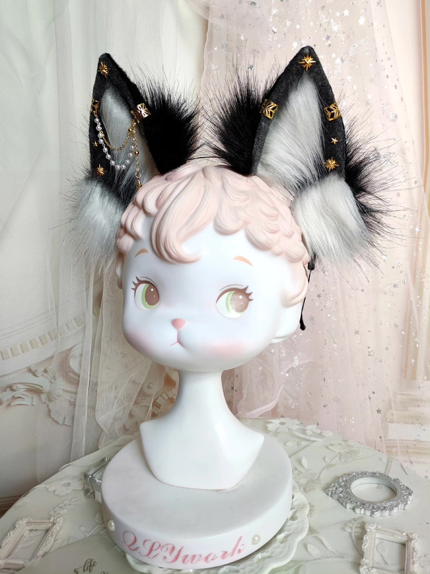 Black and White Dark Fox Ear Wolf Ear Plush Hairband with Gold Star and Chain Decorations