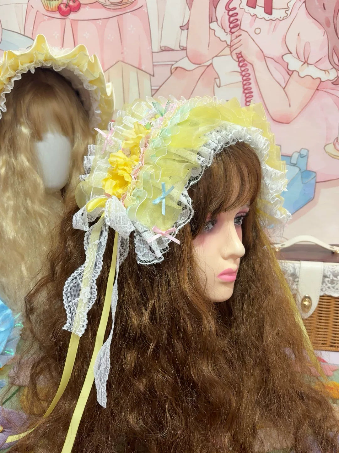 Diadema Lolita amarilla con encaje y flores